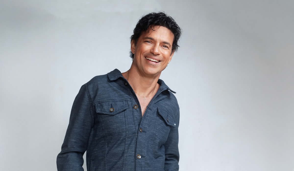 Jorge Vercillo celebra mais de três décadas de sucessos em Ribeirão